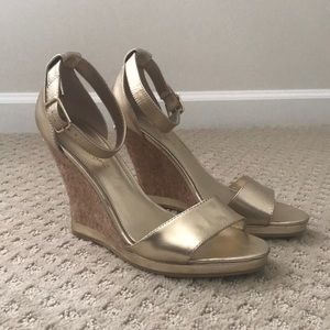 Lilly Pulitzer Wedge Sandal Gold